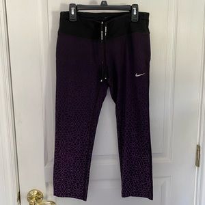 Nike 7/8 leggings size small